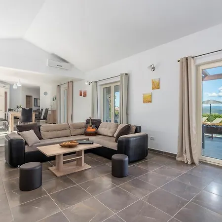 Melli Villa Vizinada