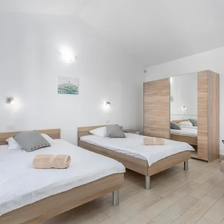 Melli Villa *
