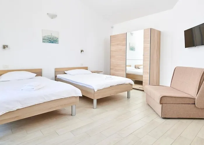 Melli By Gæstehus 4*