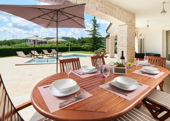 Melli By Gæstehus 4*